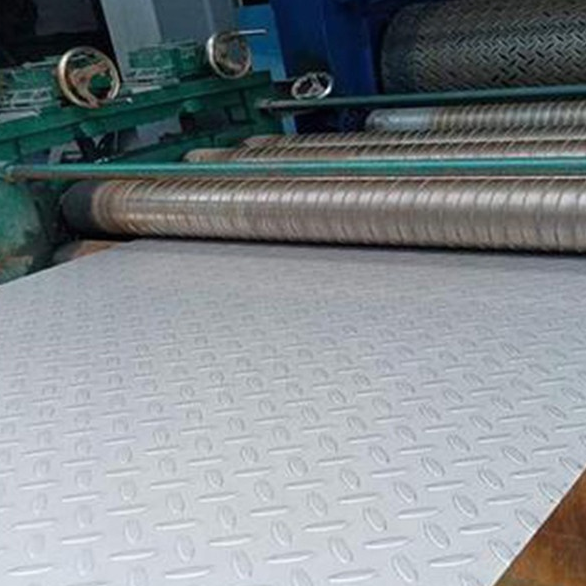 Diamond Chequered SS400 Checkered Floor Sheet Q235B Carbon Steel Galvanized Plate Low Price
